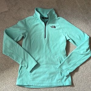 North face pull over